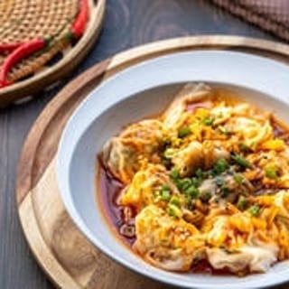(Wonton / Dumpling) in Chili Oil (10 pcs)